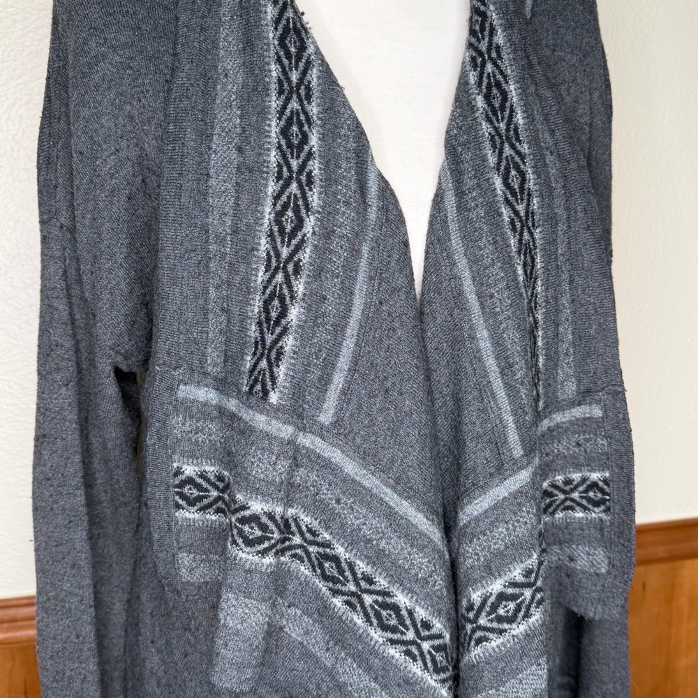 Eddie Bauer Gray Geometric Pattern Waterfall Card… - image 4